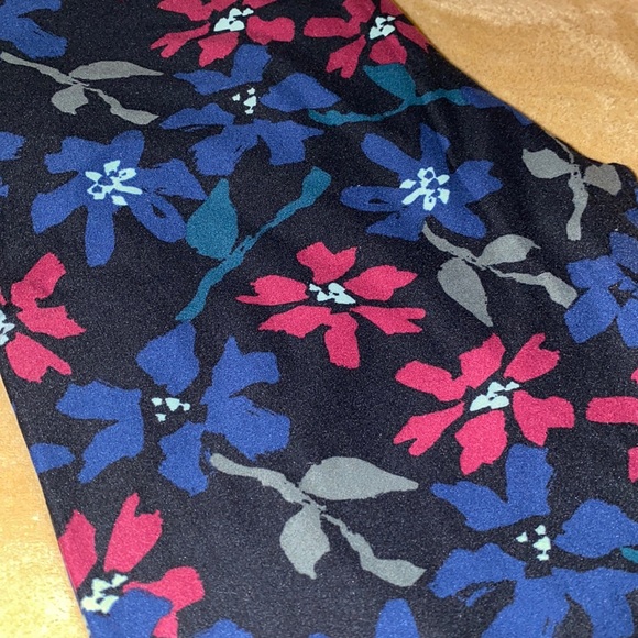 LuLaRoe leggings - Picture 6 of 7